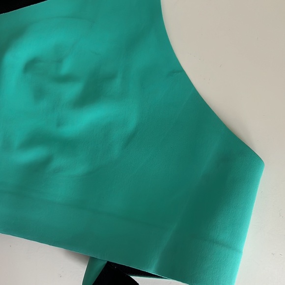 Lululemon High Impact Sports Bra - Picture 7 of 8